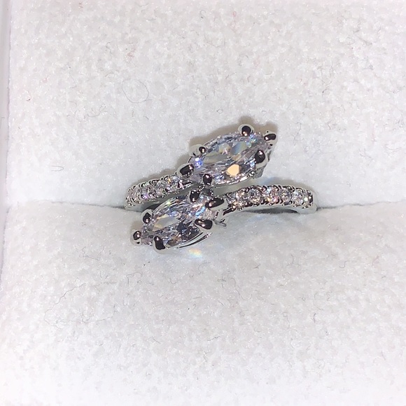 🧿2/$15🧿 NWT/NIB Clear Quartz Dual Snake🐍Silver Ring 7 - Picture 5 of 17